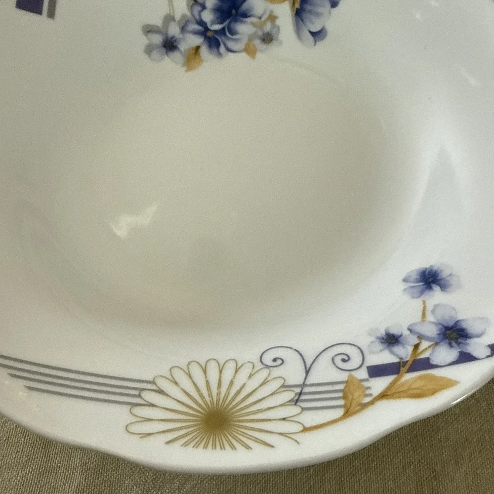 Vintage Home Syle High Quality Porcelain Bowls (2) Flowers 7.75